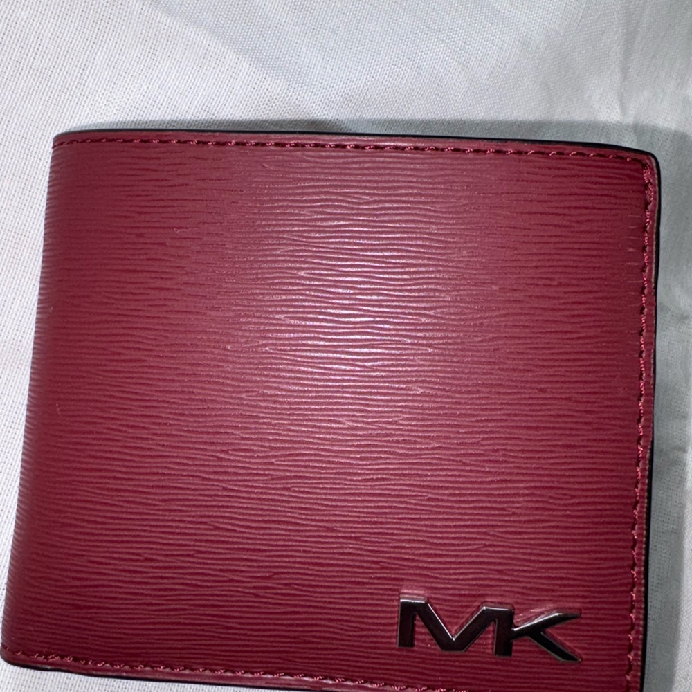 Michael Kors Bi-fold Wallet NWT - Picture 8 of 10